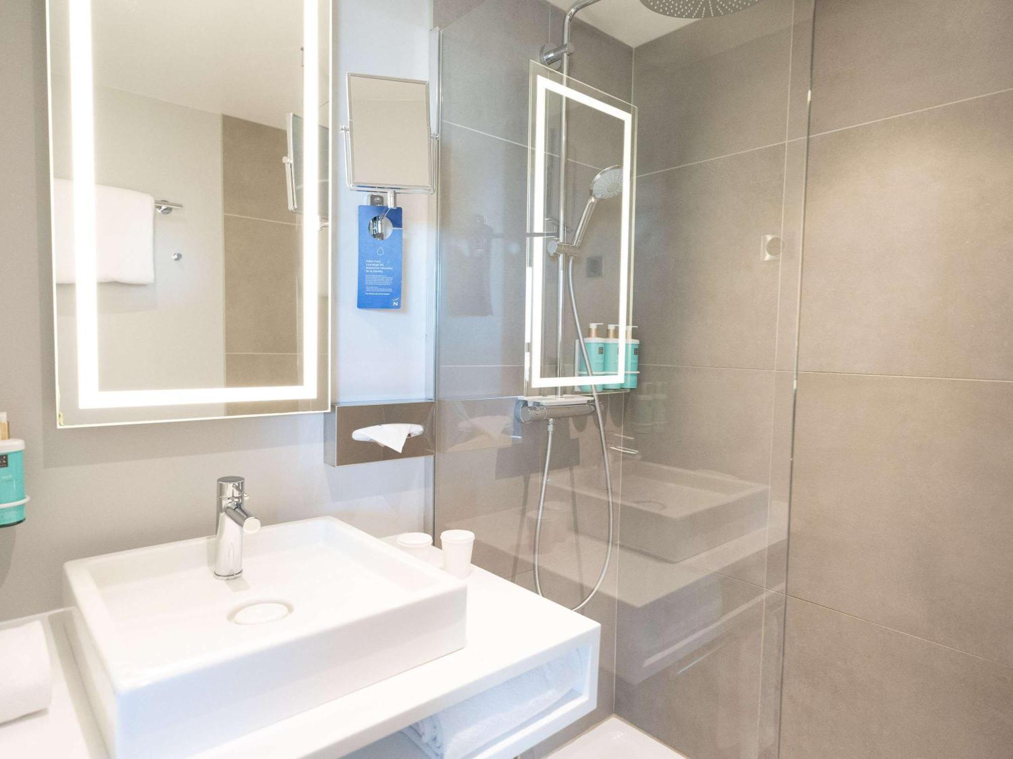 Novotel Angers Centre Gare Eksteriør billede